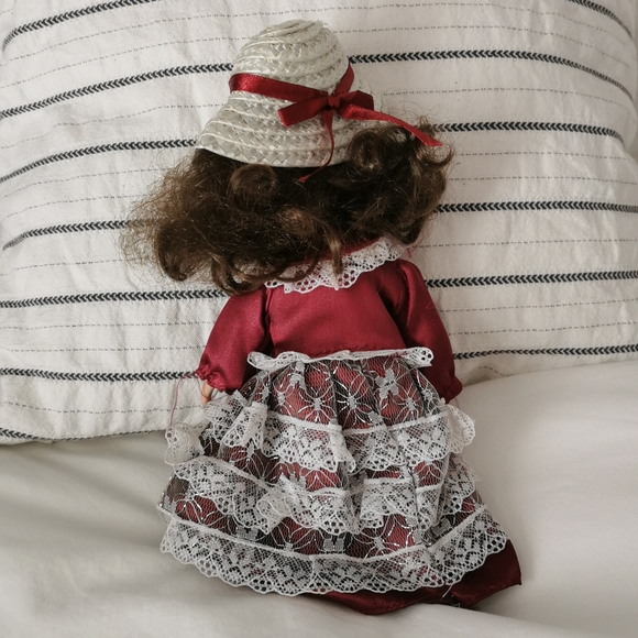 Parcelain doll - Picture 3 of 5